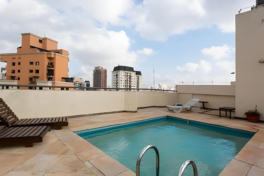 Apartamento moderno com cozinha integrada, varanda e acabamento sofisticado