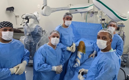 Santa Casa de Passos celebra 100ª cirurgia robótica ortopédica